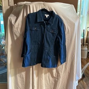 Longer Levi jacket with long sleeves copper buttons